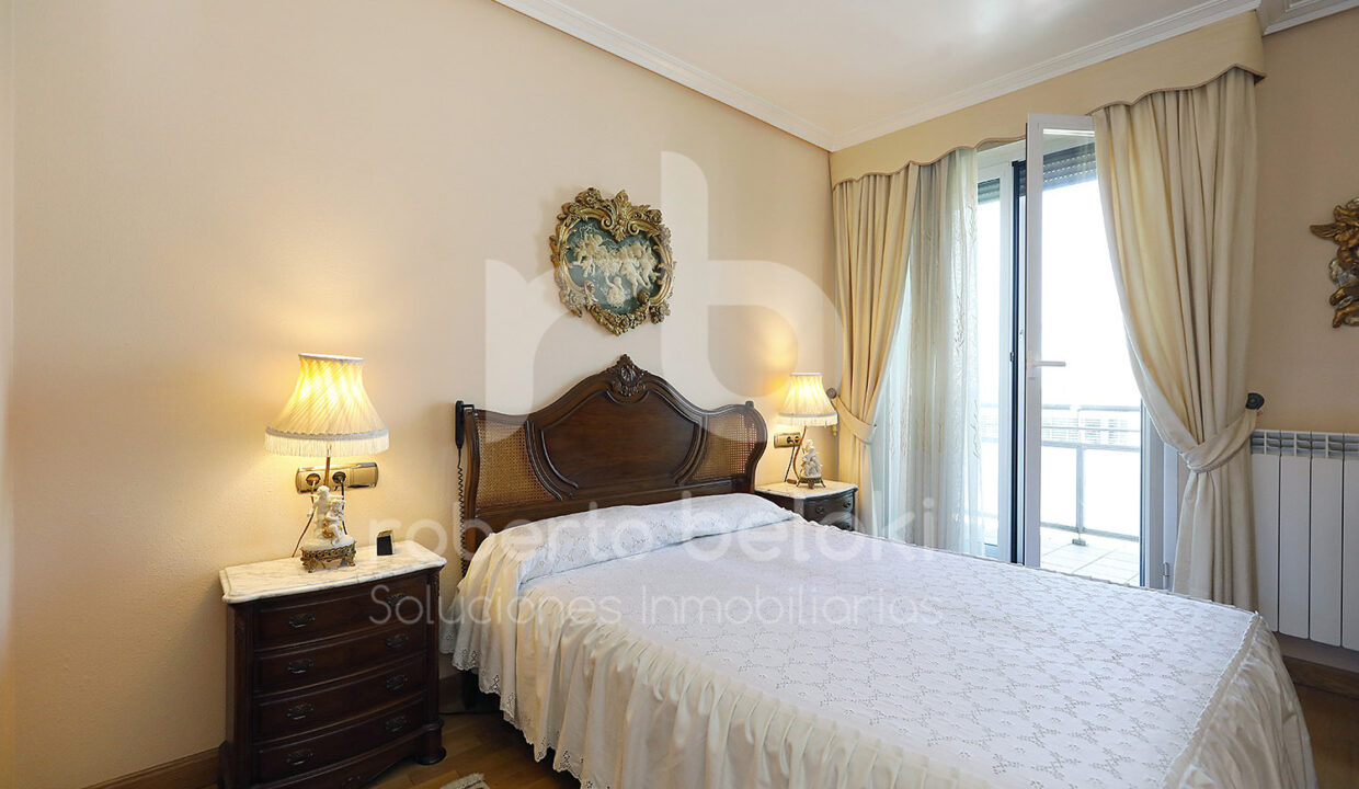 Roberto-Beloki-P2051-18-M