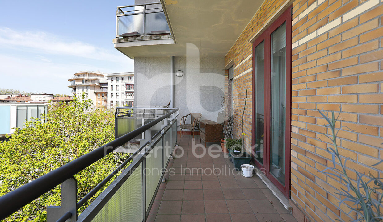 Roberto-Beloki-P2051-22-M
