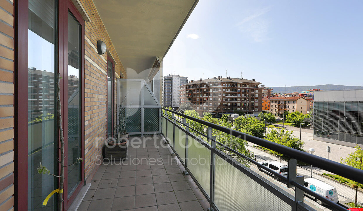 Roberto-Beloki-P2051-24-M