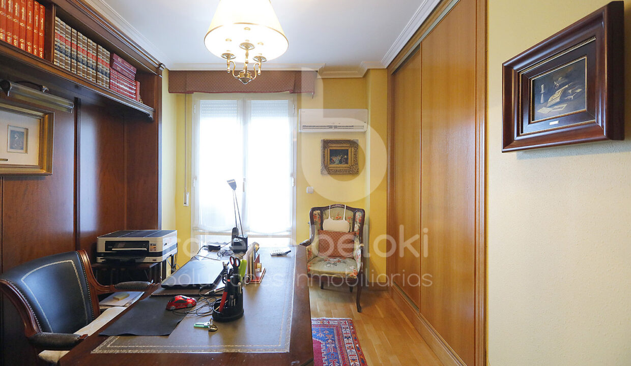 Roberto-Beloki-P2051-30-M