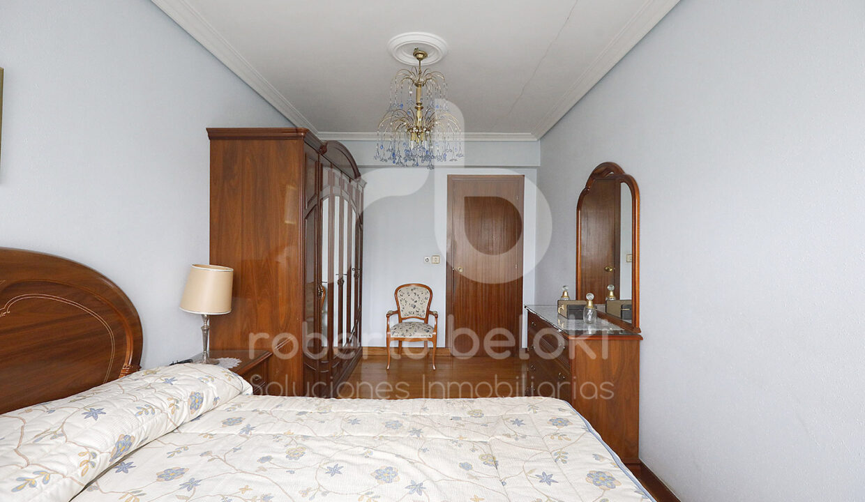 Roberto-Beloki-P2057-33-M