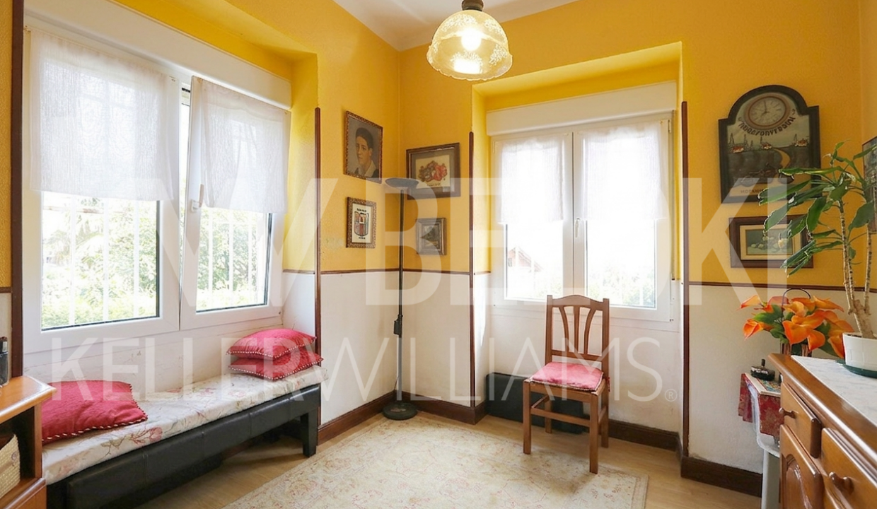 foto-salon-pequeno-sin-mesa-sin-marca