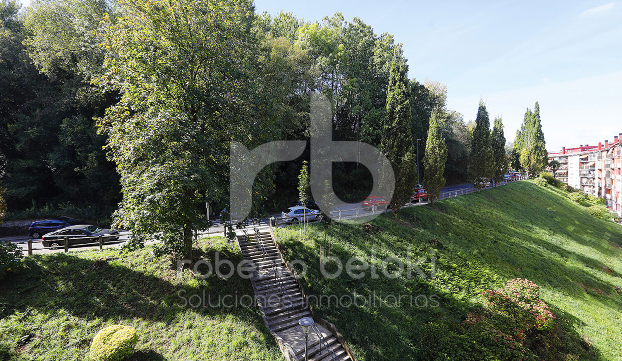 Roberto-Beloki-P2060-25-M