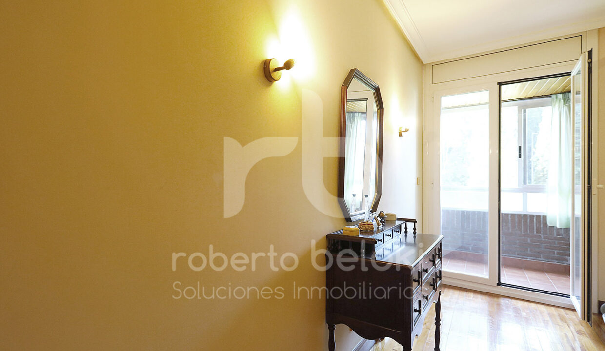 Roberto-Beloki-P2060-35-M